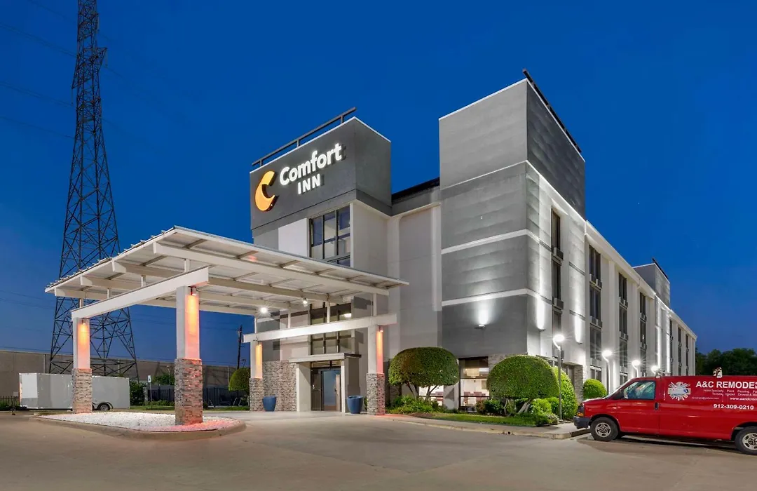 Comfort Inn Dallas North Love Field Airport-1